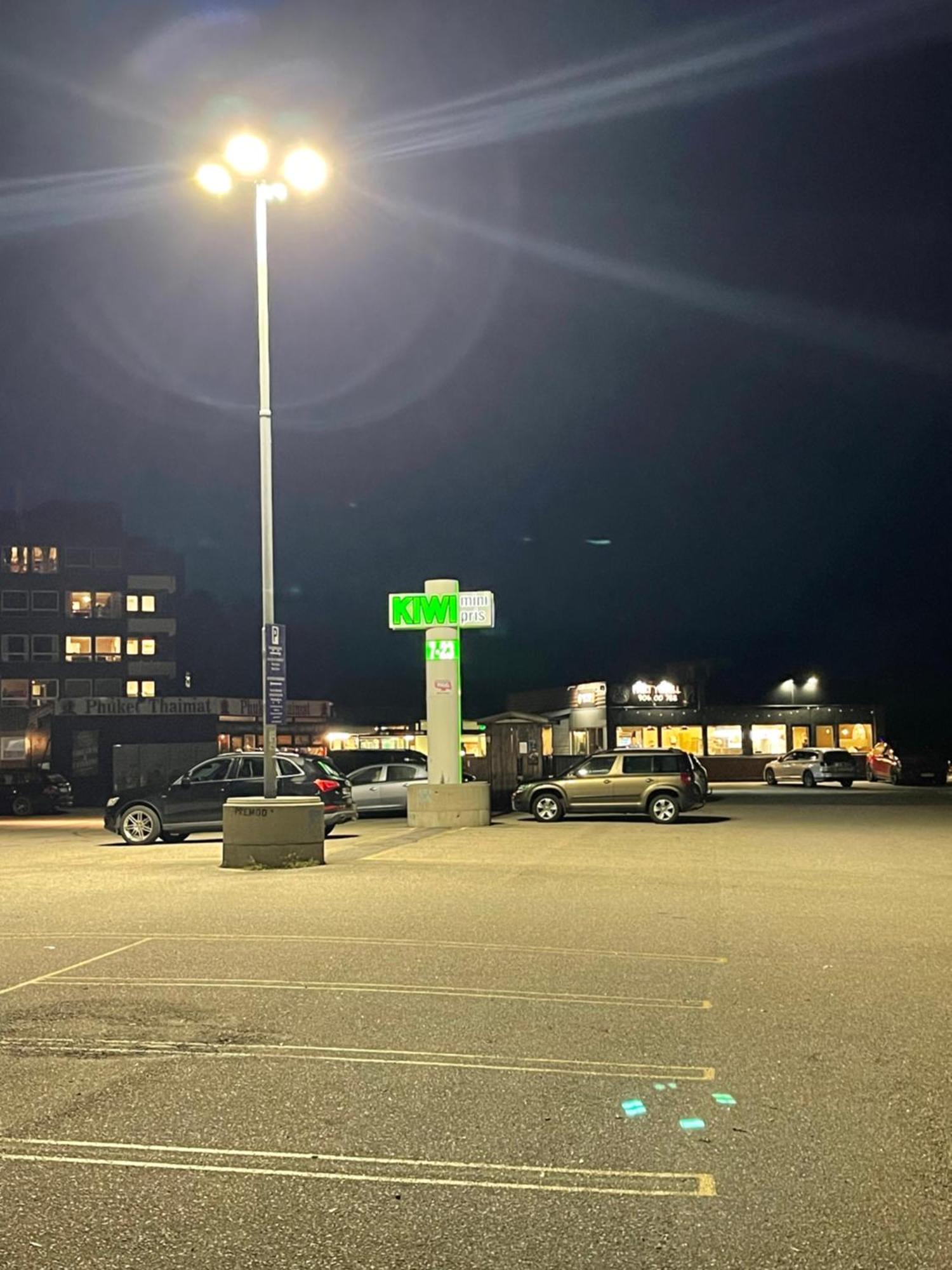 Lys Rent Og Trivelig Hybelleilighet คริสเตียนซานด์ ภายนอก รูปภาพ