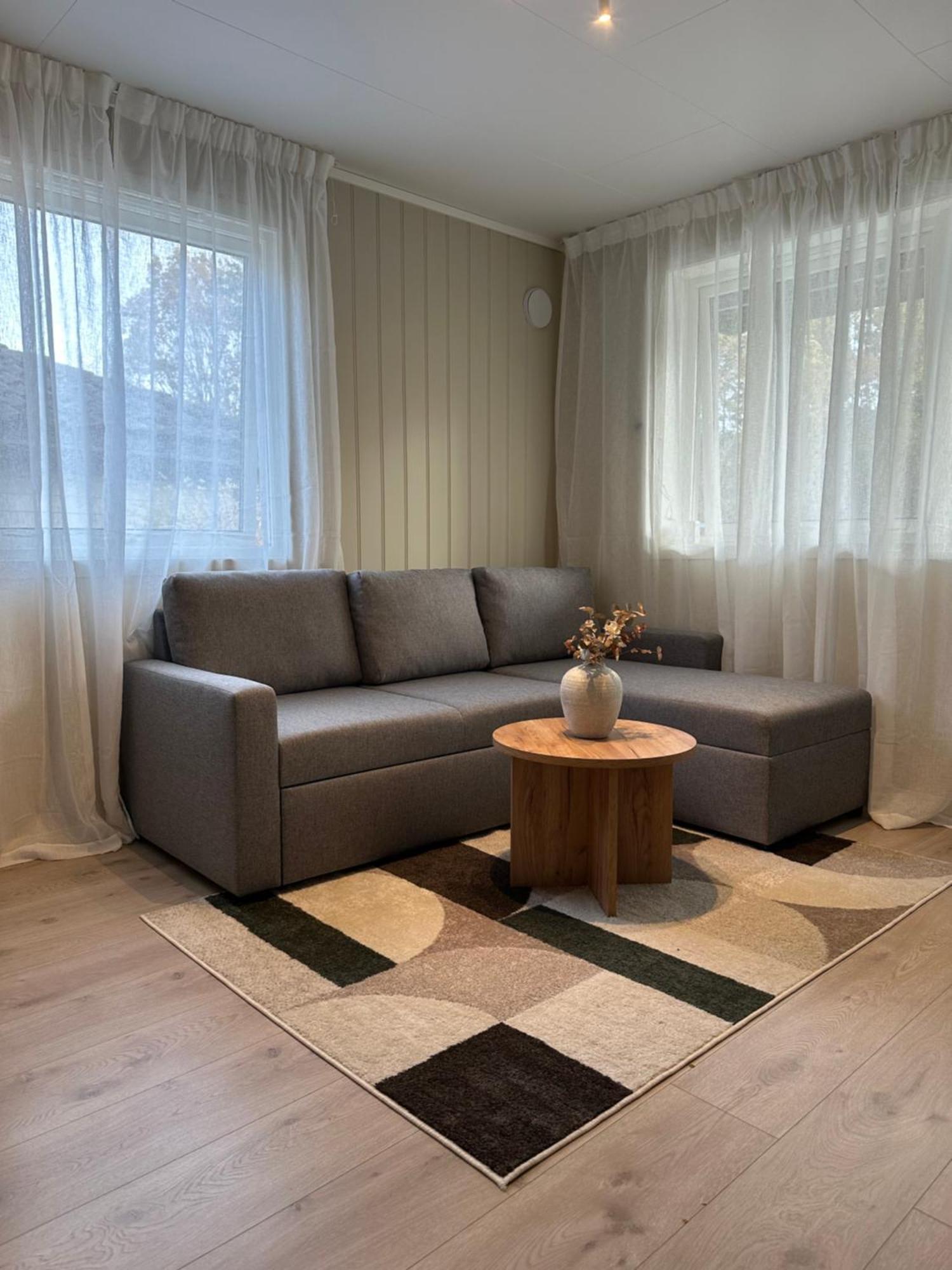 Lys Rent Og Trivelig Hybelleilighet คริสเตียนซานด์ ภายนอก รูปภาพ